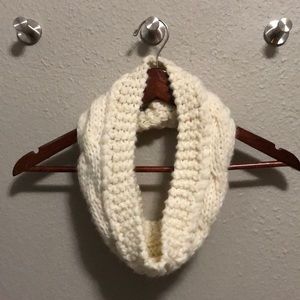 Chunky Knit Infinity Scarf